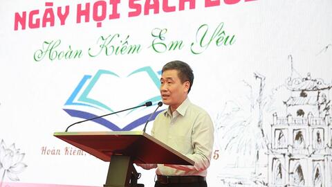 Tưng bừng khai mạc Ngày hội sách Hoàn Kiếm em yêu năm 2025