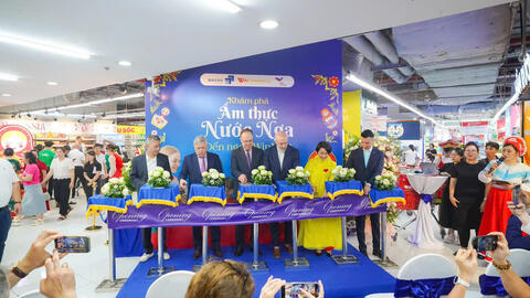 WinMart ra mắt không gian mua sắm “Russia Corner”