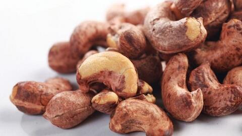 Siết chặt kiểm tra xuất xứ điều thô nhập khẩu từ Campuchia