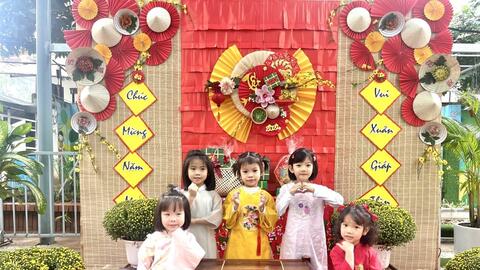 Không khí xuân ngập tràn trường học