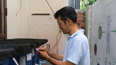 Kỹ sư sáng chế cỗ máy biến rác thải thành phân bón hữu cơ