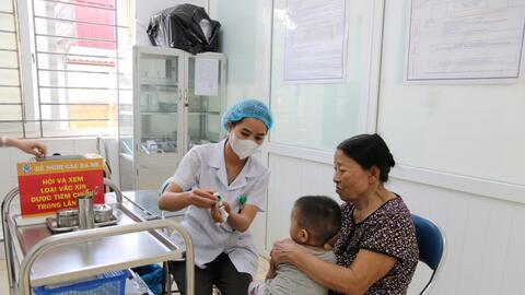 Chính thức triển khai chiến dịch tiêm vắc xin phòng, chống dịch sởi