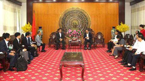 Phó Chủ tịch UBND tỉnh - Nguyễn Minh Lâm tiếp và làm việc với Liên đoàn hợp tác xã Hokuren (Nhật Bản)