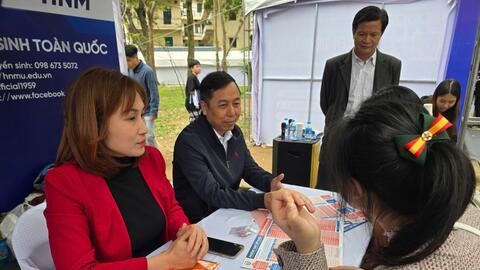 Sinh viên thời đại số cần trang bị gì để không bị tụt hậu?