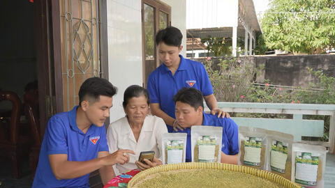 Nông dân 'bắt nhịp' chuyển đổi số