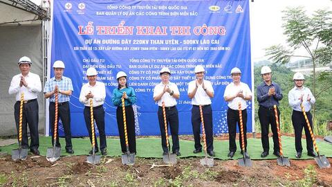 Thi công đường dây 220kV Than Uyên – Lào Cai mừng Quốc khánh