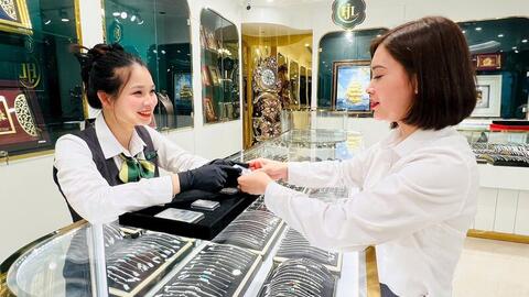 Giá bạc hôm nay 5/9/2025: Bạc quay đầu giảm