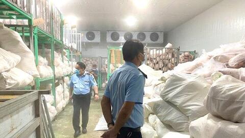 Gia Lai: Phạt 90 triệu đồng hộ kinh doanh thịt heo bốc mùi hôi