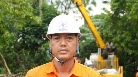 PC Thanh Hóa dồn lực khắc phục, đưa dòng điện trở lại sau bão số 10