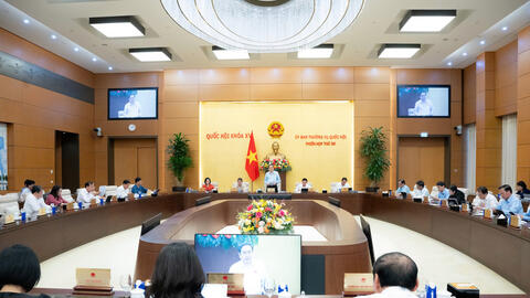 Chủ tịch Quốc hội ký ban hành loạt nghị quyết trọng điểm