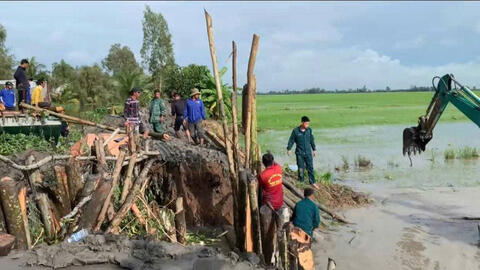 Xã Vĩnh Châu huy động phương tiện, lực lượng khắc phục sự vỡ đê
