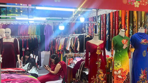 Áo dài Việt tỏa sắc trong không gian Hội chợ Mùa Xuân 2026