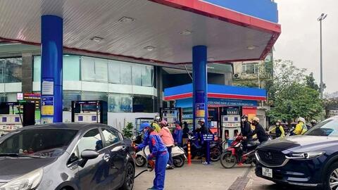 Thủ tướng yêu cầu xử lý nghiêm hành vi đầu cơ, găm hàng xăng dầu