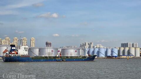 Khủng hoảng xăng dầu toàn cầu và cách các quốc gia ứng phó