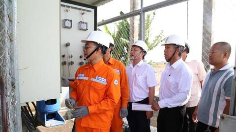 Giữ dòng điện ổn định giữa cao điểm hạn mặn ở Đồng bằng sông Cửu Long