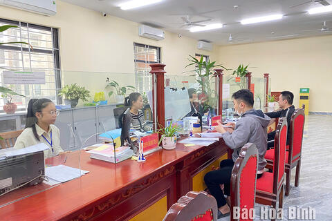 Huyện Lạc Thuỷ sắp xếp bộ máy tinh gọn, hiệu quả