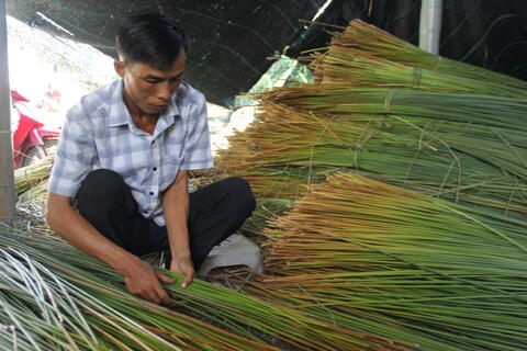 Một ngày với nông dân Tràm Lạc