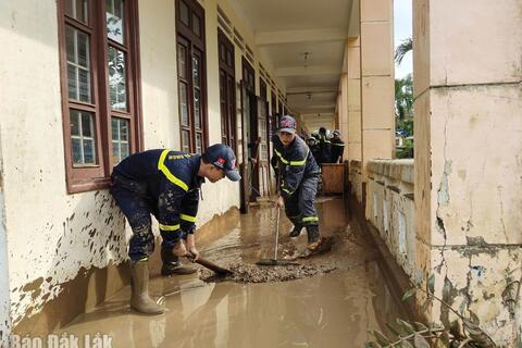 Hình ảnh đẹp chiến sĩ Công an Đắk Lắk