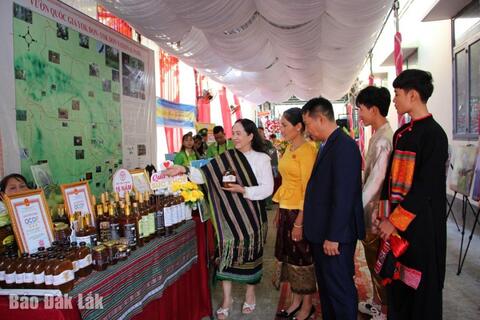 Buôn Đôn tích cực tham gia các phong trào thi đua yêu nước