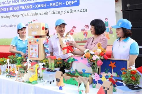 Biến rác thành tài nguyên, dệt màu xanh cho Nông thôn mới