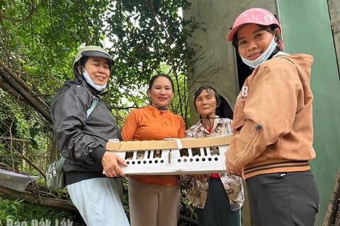 Tiếp sức cho phụ nữ khó khăn sau bão lũ