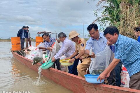 Tạo sinh kế từ tái tạo nguồn lợi thủy sản