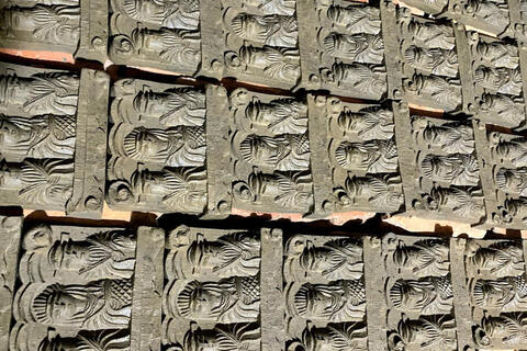 Thành phố Huế: Làng Địa Linh rộn ràng làm tượng ông Táo đón Tết