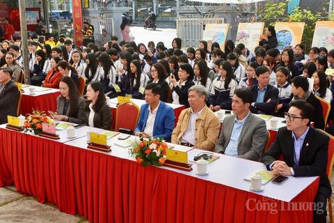 Lâm Đồng rộn ràng khai mạc Hội sách, báo xuân Bính Ngọ 2026