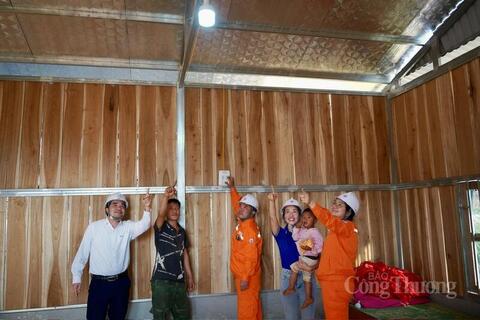 Điện lực Lai Châu: Đưa ánh sáng về bản xa trước thềm xuân mới