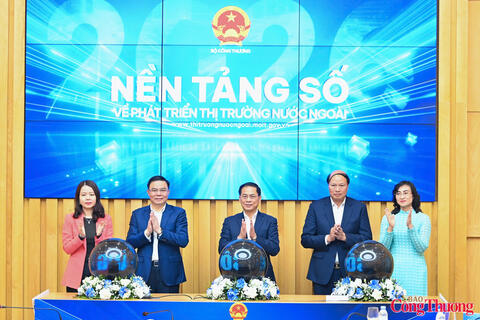 'Một cú chạm' để tiếp cận thông tin thị trường toàn cầu