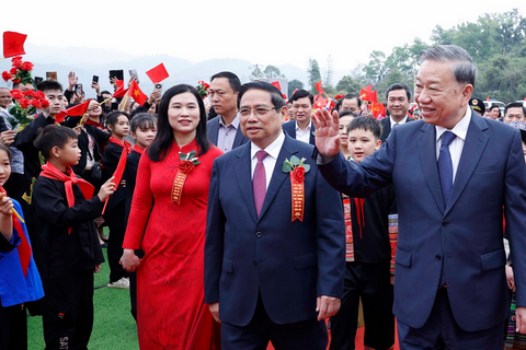 Đưa Trường Phổ thông nội trú thành ‘cột mốc mềm’ về giáo dục vùng biên