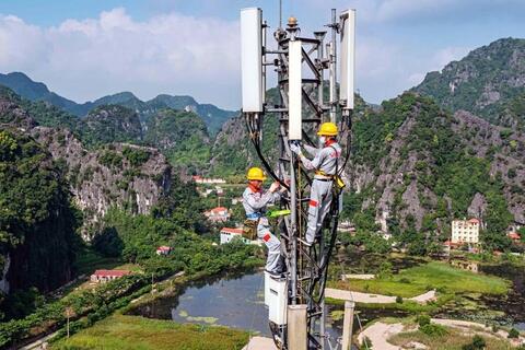 Lạng Sơn: Thúc đẩy chuyển đổi số, xóa thôn, bản lõm sóng băng rộng di động