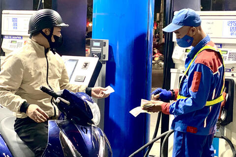 Giá xăng dầu hôm nay 24/3/2026: Thế giới giảm mạnh