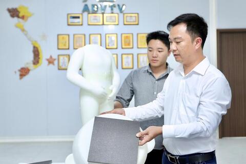 Người trẻ xứ Thanh và giấc mơ robot AI ‘nói tiếng đồng bào’