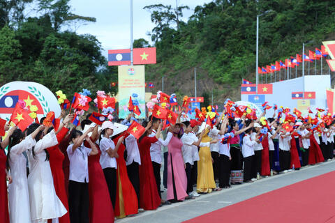 Chùm ảnh: Việt Nam - Lào khởi động Giao lưu hữu nghị quốc phòng biên giới lần 3
