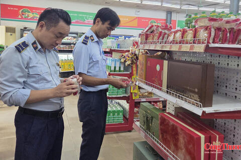 Kiểm soát hàng hóa dịp Trung thu từ phố cổ đến ngoại thành Hà Nội