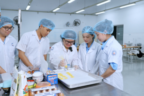 Gắn kết doanh nghiệp, tiếp sức sinh viên nghèo học nghề vươn lên