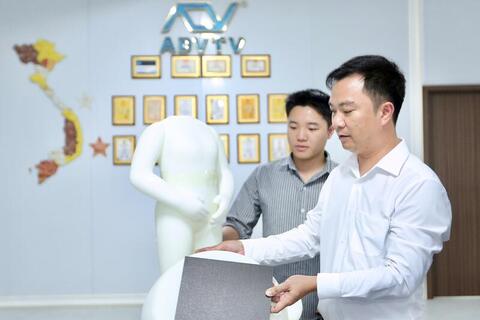 Người trẻ xứ Thanh và giấc mơ robot AI ‘nói tiếng đồng bào’
