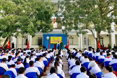 Xây dựng trường học không khói thuốc: Nỗ lực từ nhiều phía