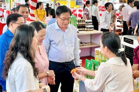 Vĩnh Long đẩy mạnh kết nối, nâng tầm sản phẩm OCOP vào siêu thị