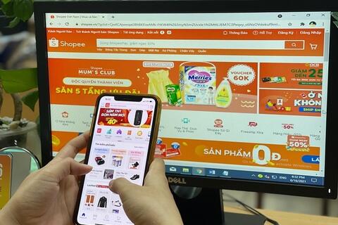 Người dùng mua phải hàng dởm, sàn thương mại điện tử không thể 'phủi tay'