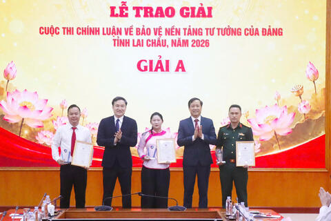 Lai Châu trao giải Cuộc thi chính luận bảo vệ nền tảng tư tưởng của Đảng