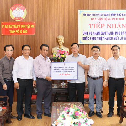 EVN hỗ trợ nhân dân TP. Đà Nẵng 1 tỷ đồng khắc phục hậu quả mưa lũ