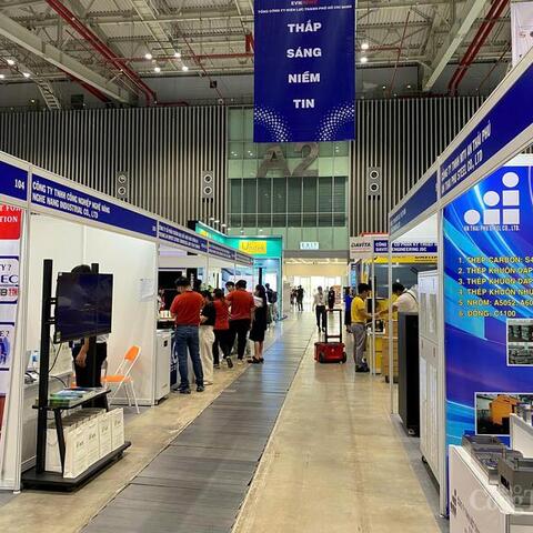 Khai mạc chuỗi triển lãm ngành Năng lượng - Công nghiệp hỗ trợ - HVACR