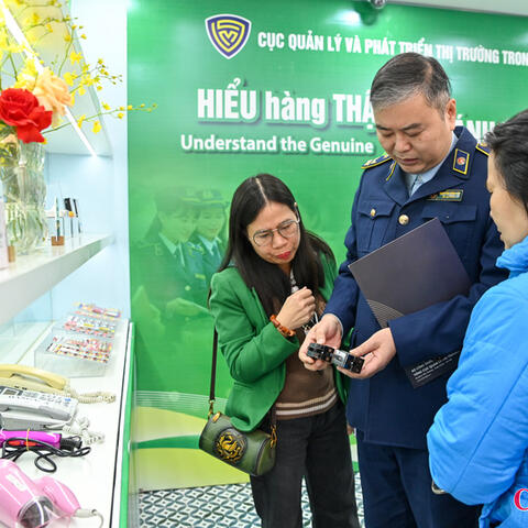 Phòng trưng bày hàng thật - giả: Điểm nhấn Ngày Chống hàng giả