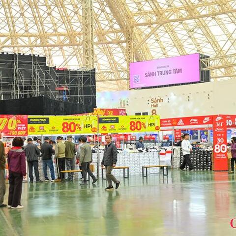 Giảm giá sâu đến 80%, Hội chợ Mùa Xuân kích cầu mua sắm cuối năm