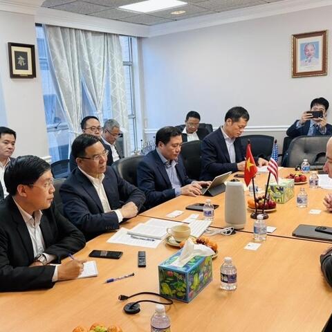 Quyền Bộ trưởng Bộ Công Thương làm việc với Tập đoàn GE về hợp tác năng lượng