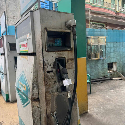 TP. Hồ Chí Minh: Công an triệt phá đường dây làm giả xăng RON A95