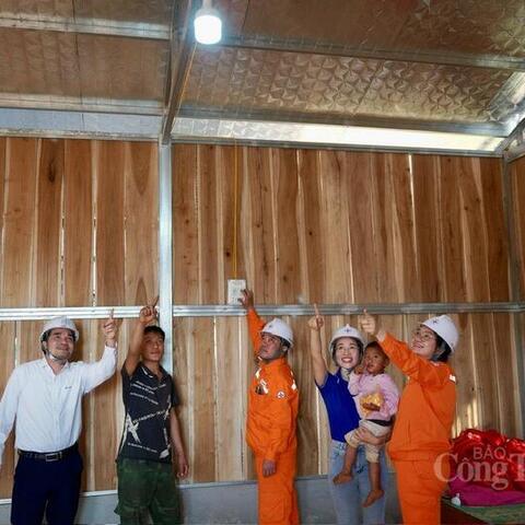 Điện lực Lai Châu: Đưa ánh sáng về bản xa trước thềm xuân mới