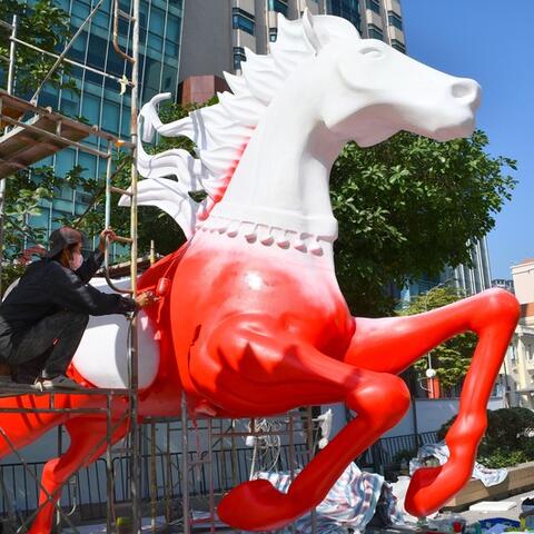 Lộ diện linh vật ngựa khổng lồ đường hoa Nguyễn Huệ tết Bính Ngọ 2026